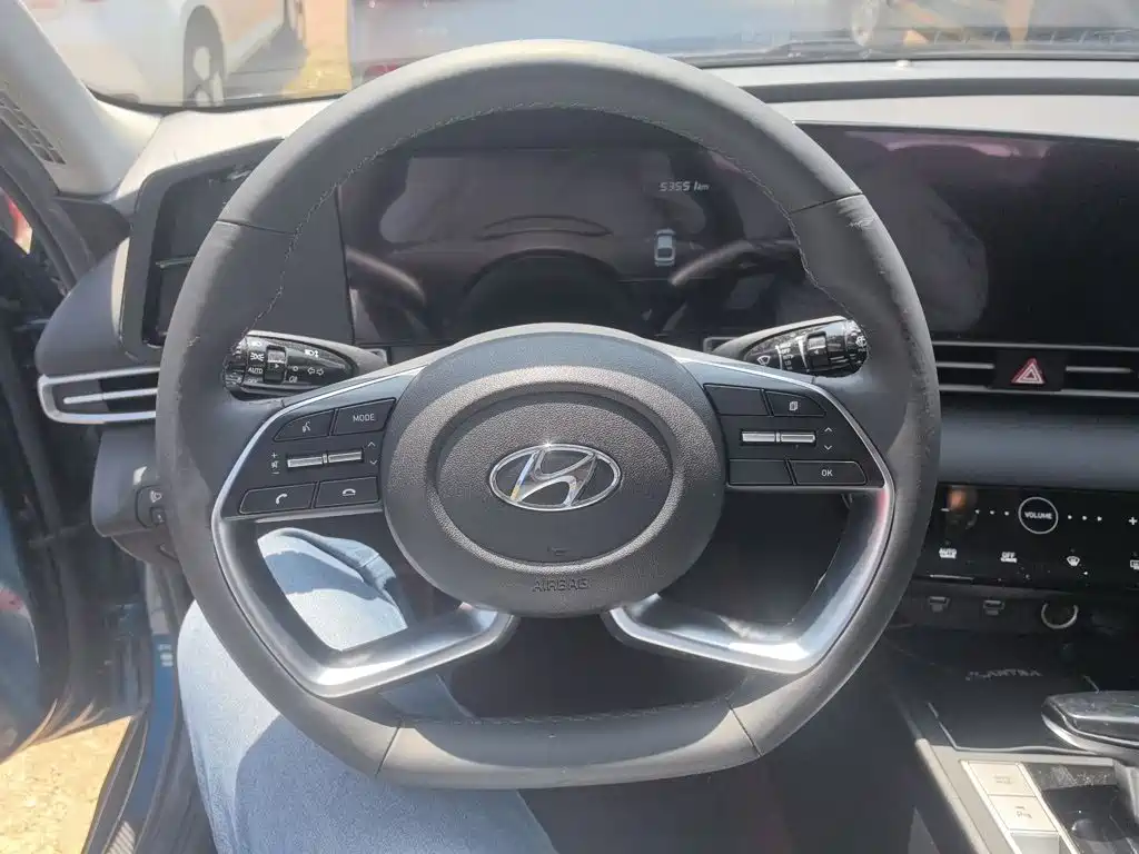 Hyundai Elantra 2021