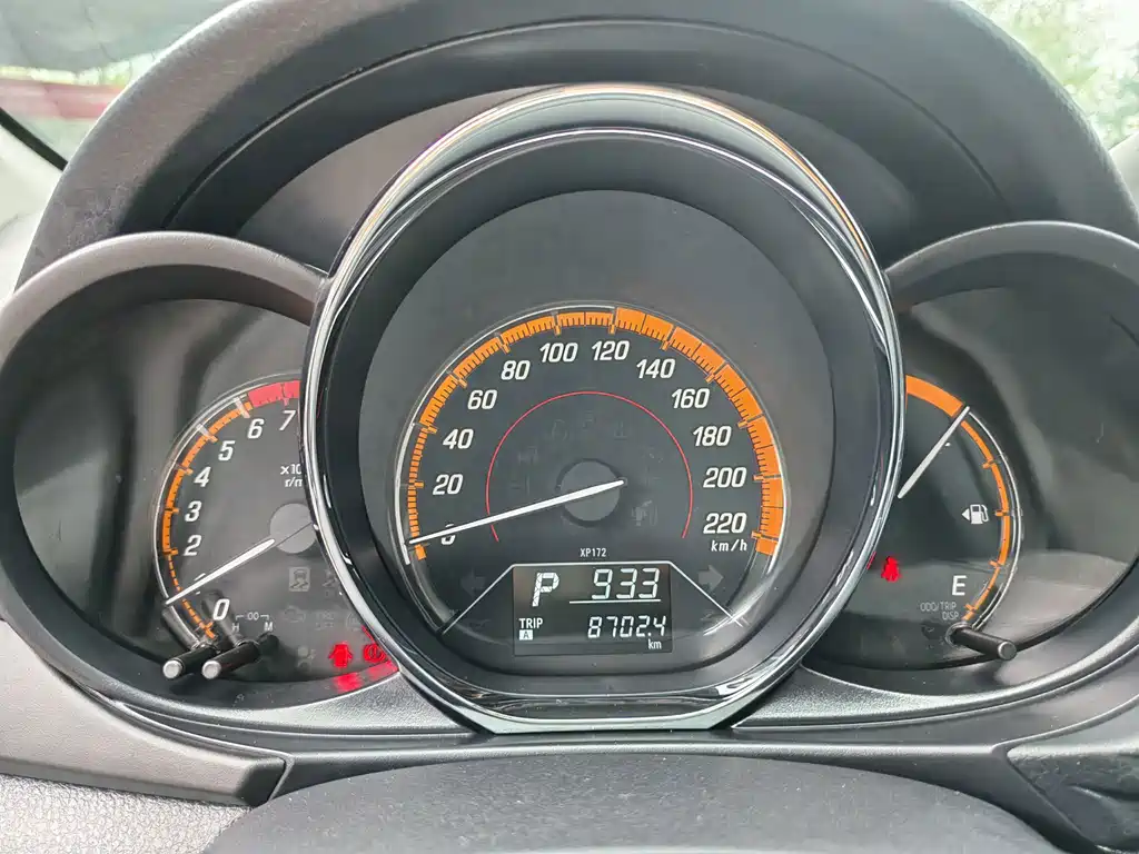 Toyota Yaris L 2023 — фото 16