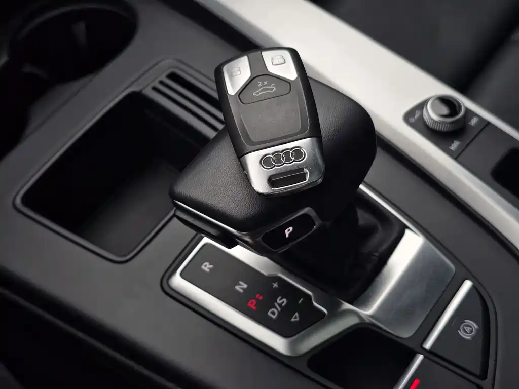 Audi A4L 2023 — фото 20
