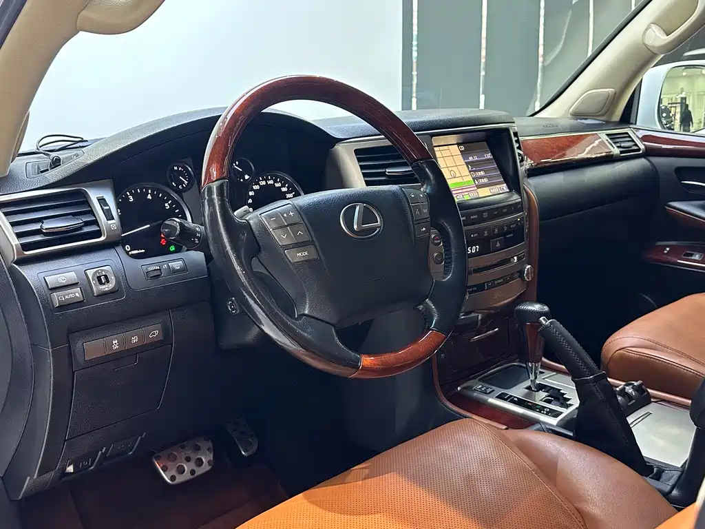 Lexus LX 2015 — фото 13