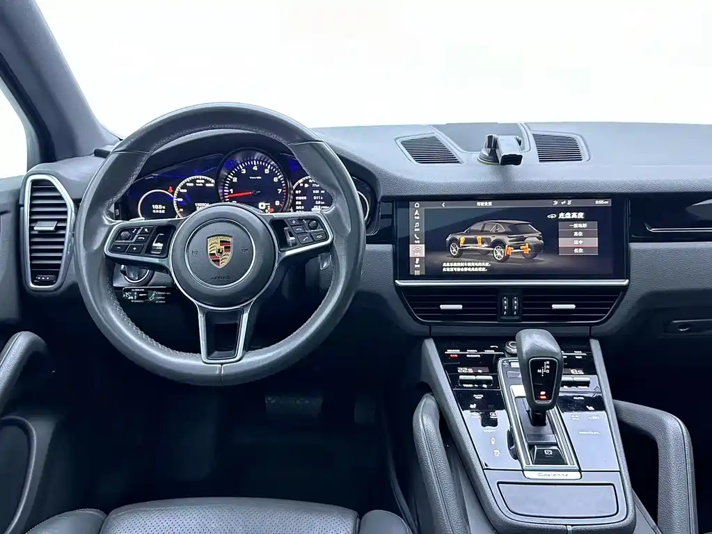 Porsche Cayenne 2018 — фото 9