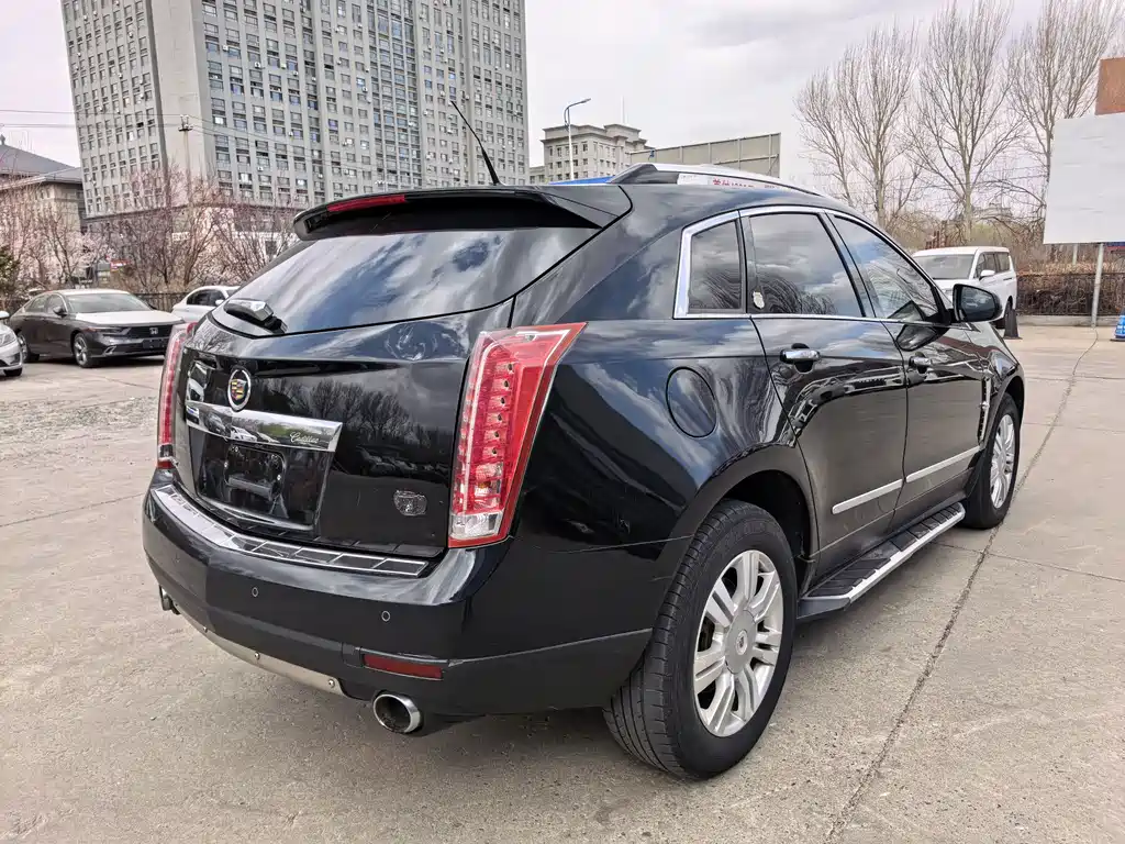 Cadillac SRX 2011 — фото 12