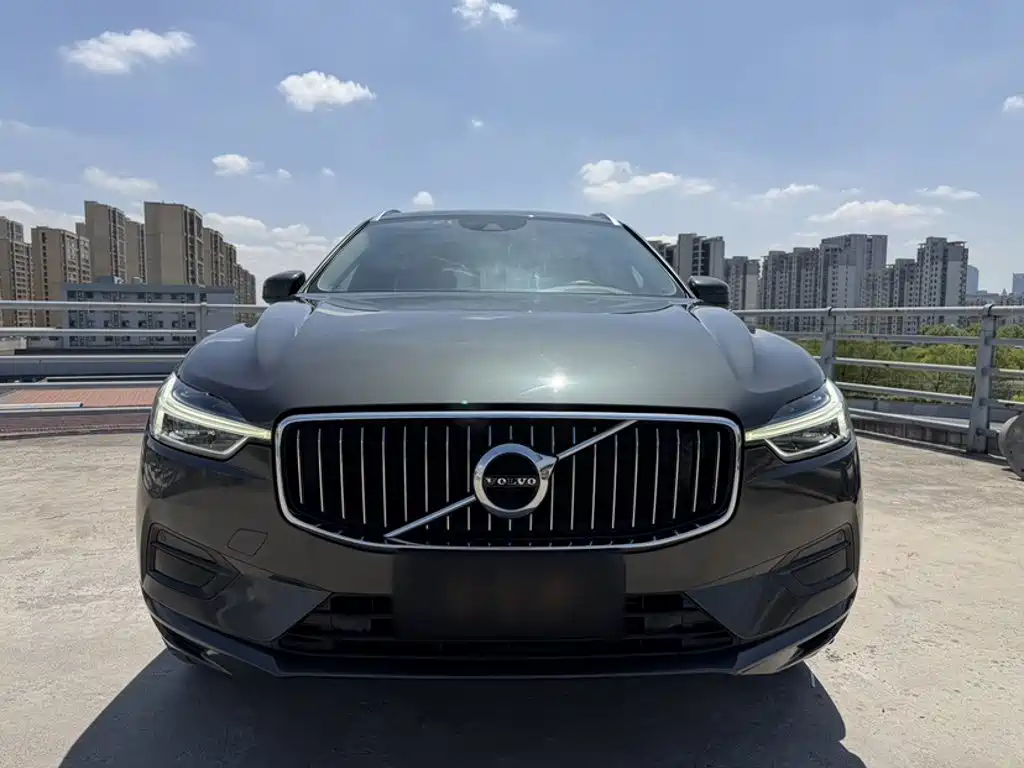 Volvo XC60 2018 — фото 25
