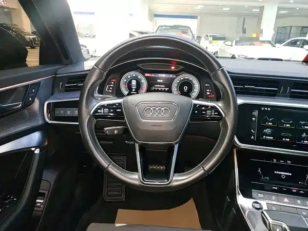 Audi A6L 2022