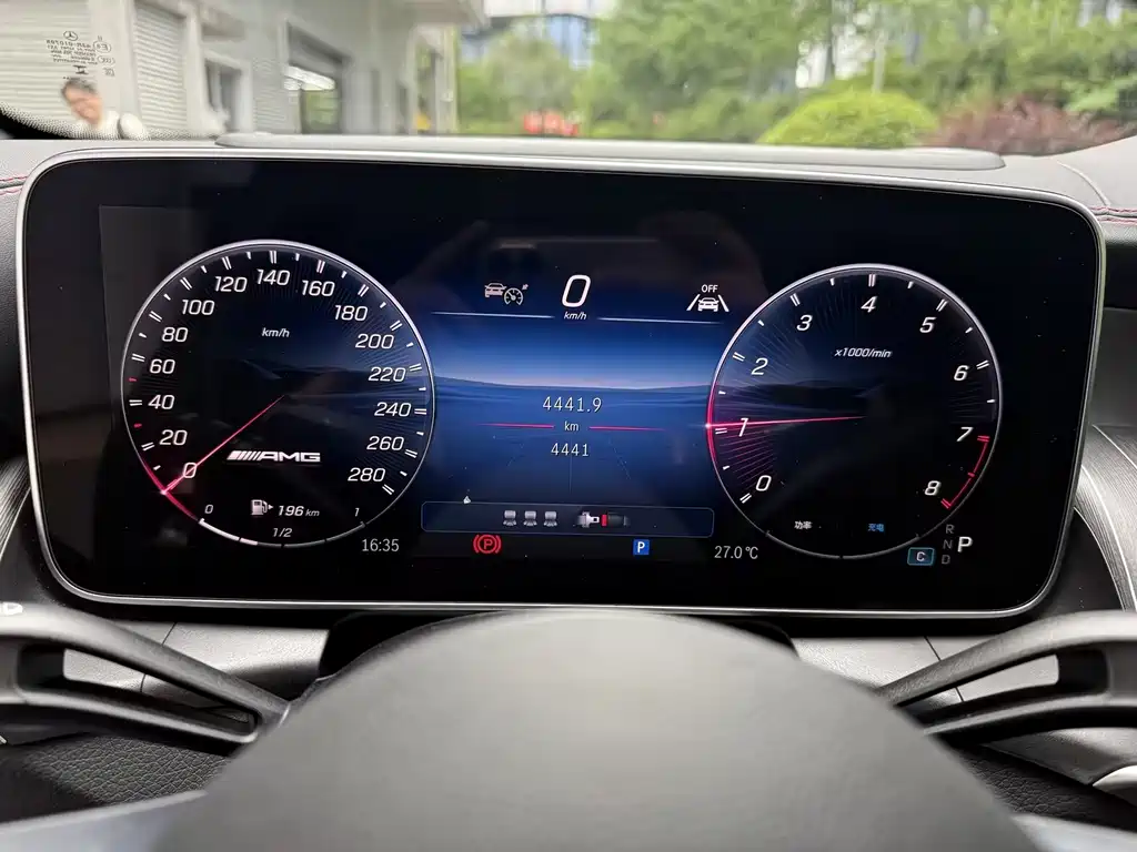 Mercedes-Benz GLC AMG 2025 — фото 10