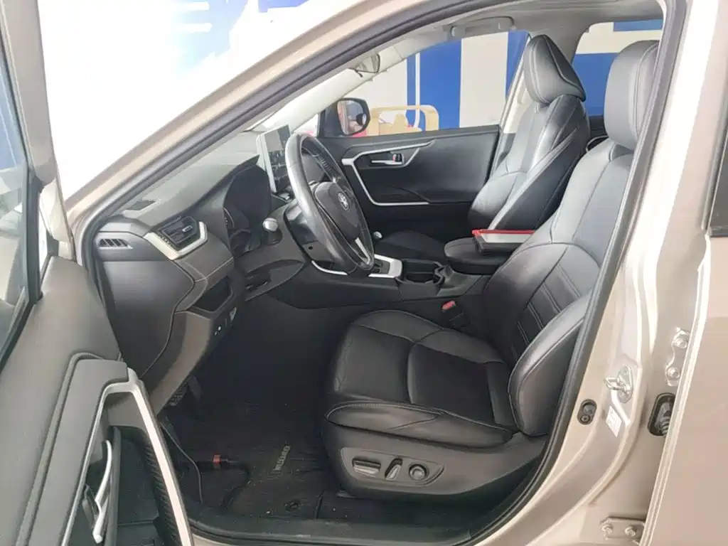 Toyota Wildlander 2022 — фото 15