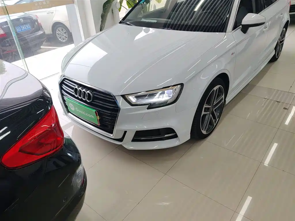 Audi A3 2018 — фото 24