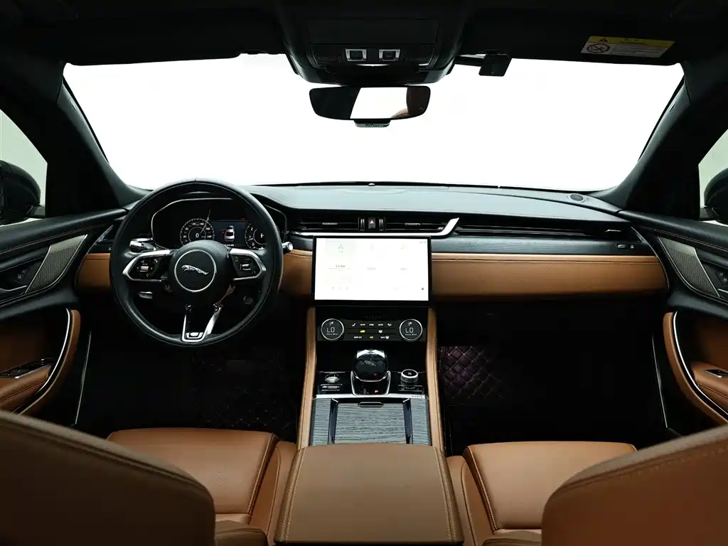 Jaguar XFL 2022 — фото 15