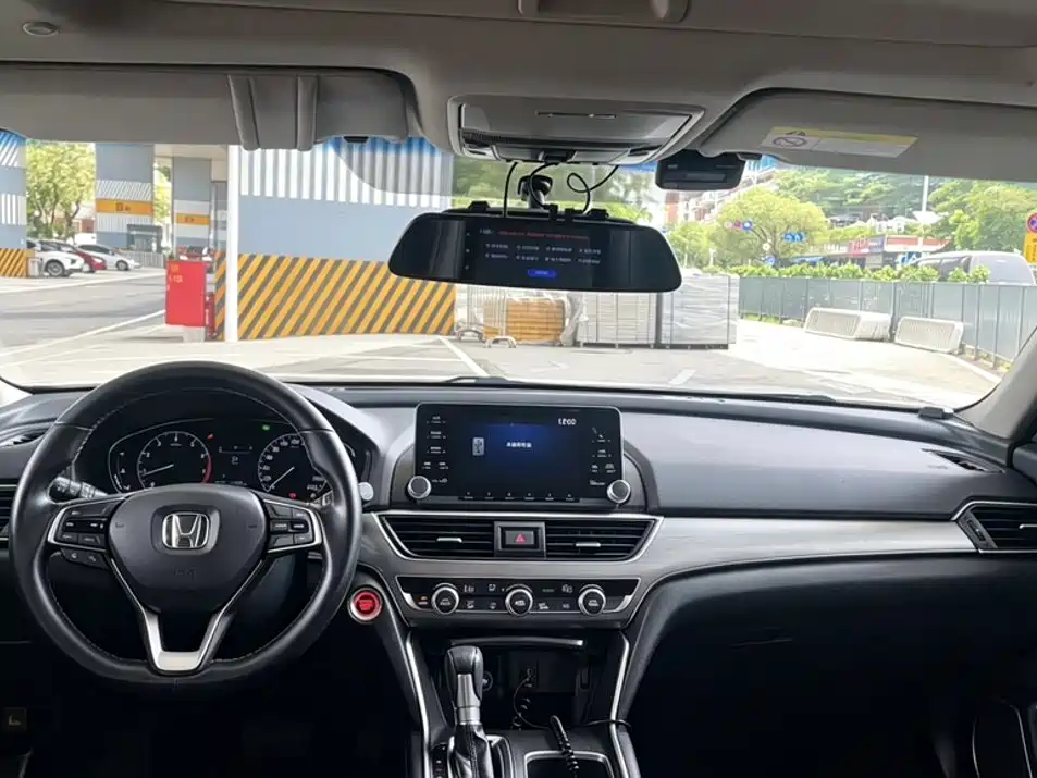 Honda Accord 2020 — фото 24