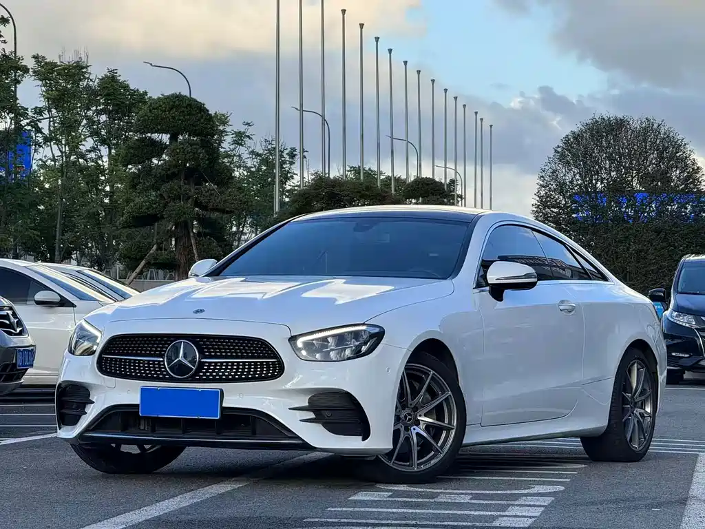 Mercedes-Benz E-Class 2022 — фото 1