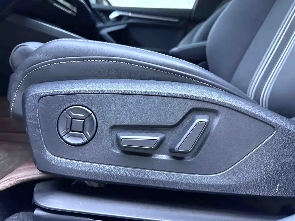 Audi A3 2023 — фото 17
