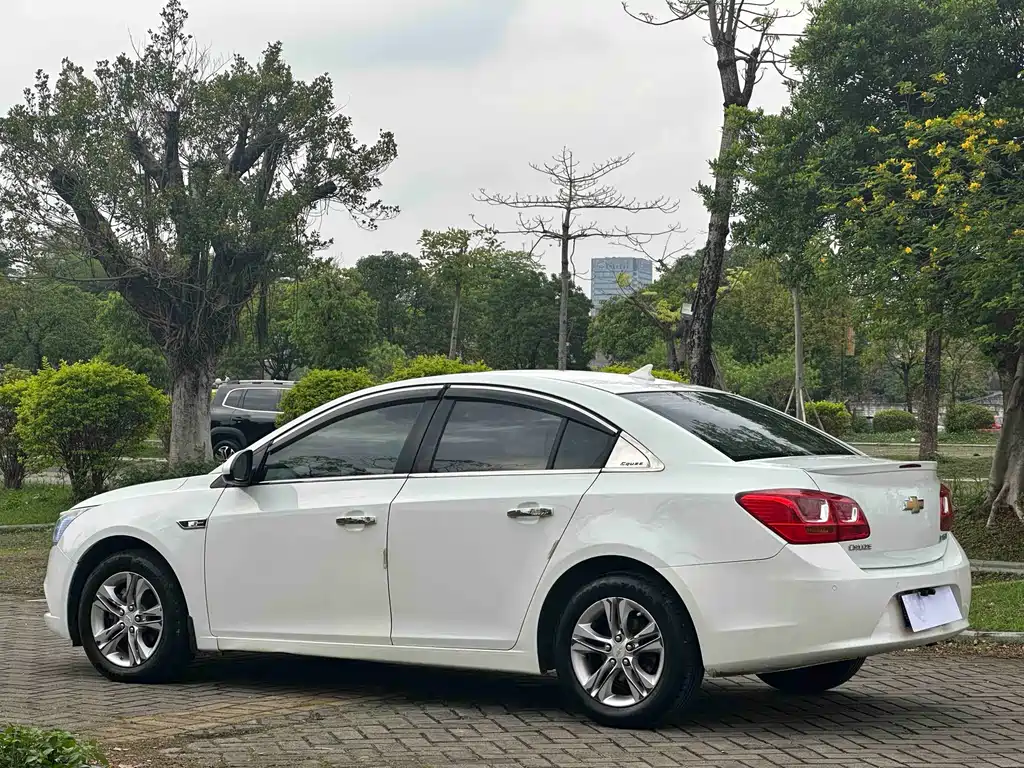 Chevrolet Cruze 2016 — фото 10