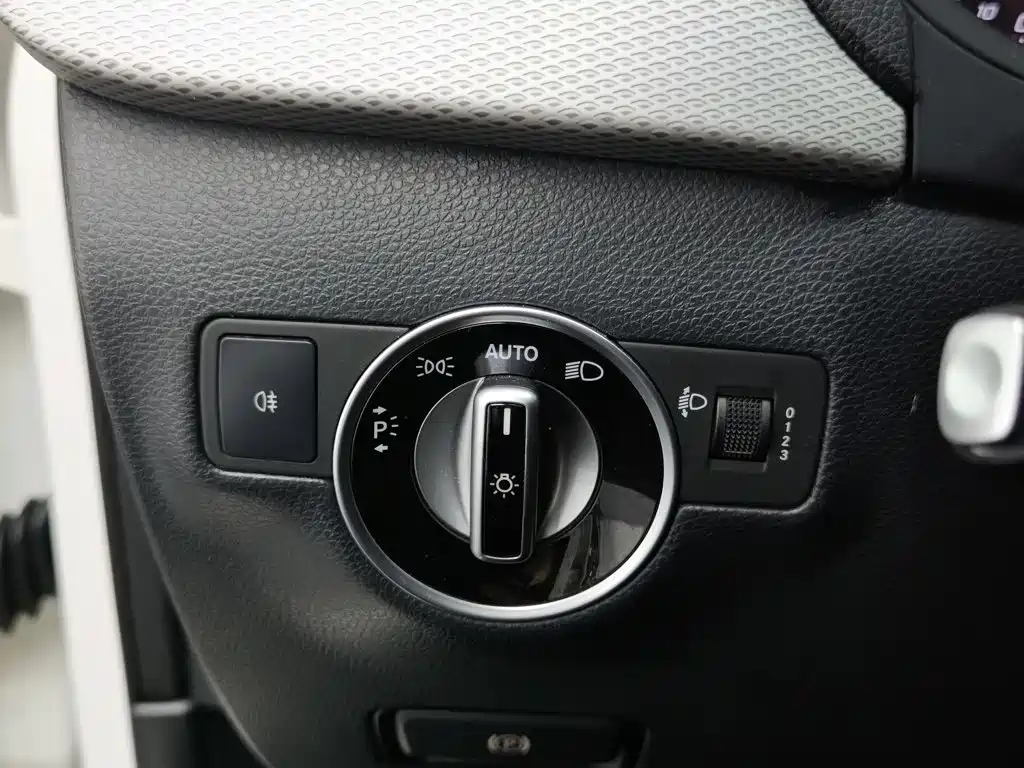 Mercedes-Benz B-Class 2018 — фото 21