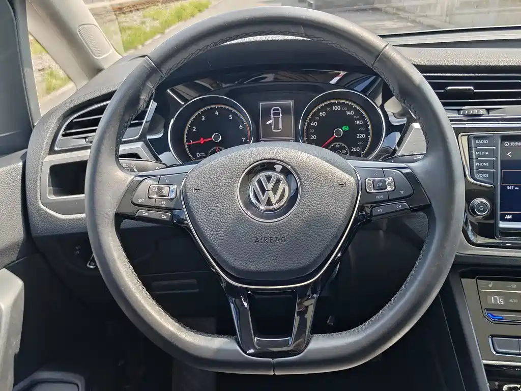 Volkswagen Touran 2020 — фото 16