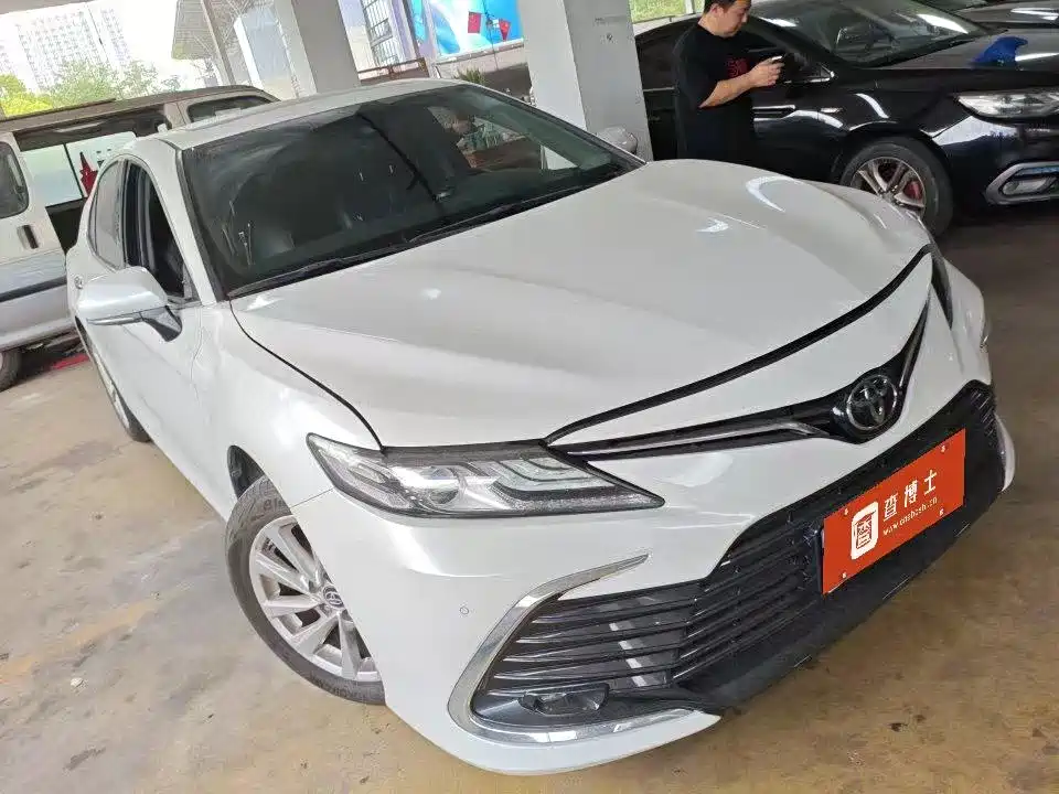 Toyota Camry 2022 — фото 2