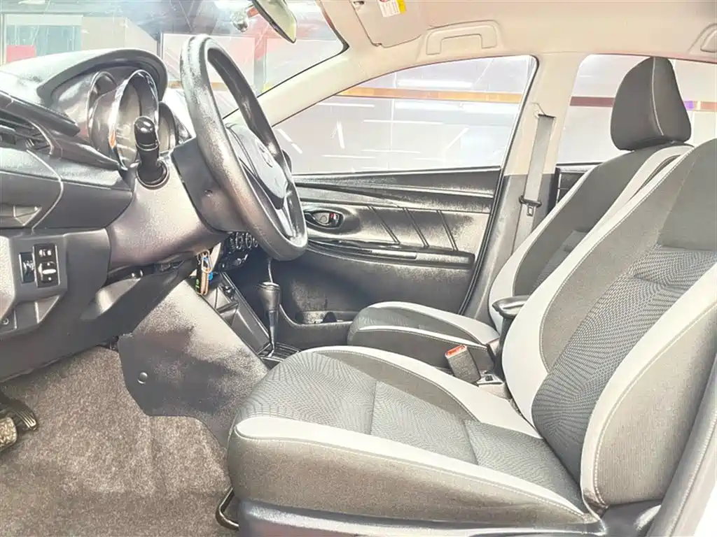 Toyota Yaris L 2020 — фото 22