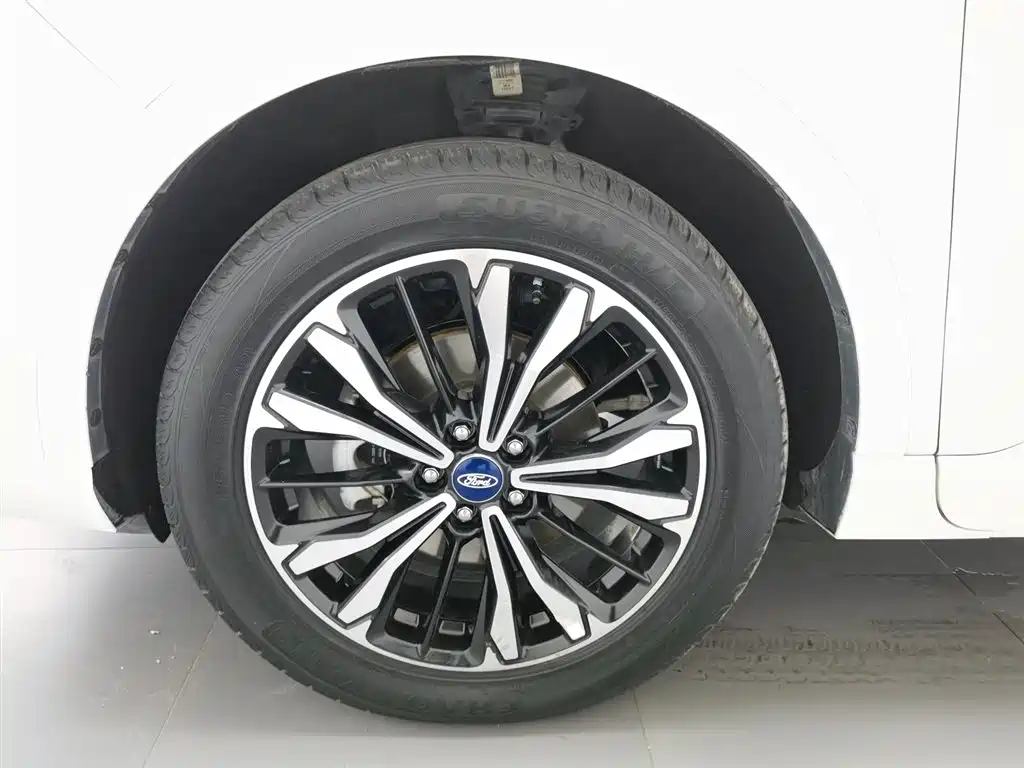 Ford Escape 2020 — фото 17