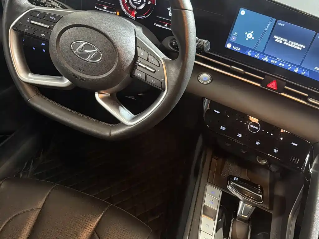 Hyundai Elantra 2022 — фото 13