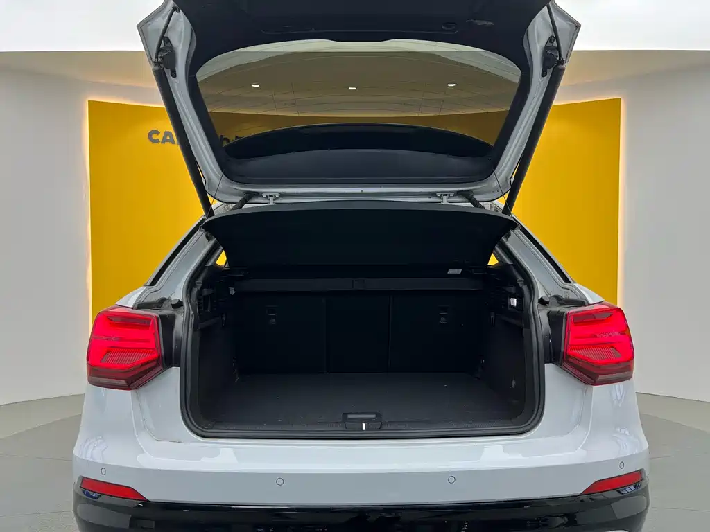 Audi Q2L 2021 — фото 25