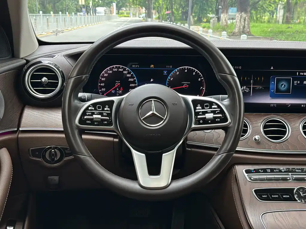 Mercedes-Benz E-Class 2020 — фото 8