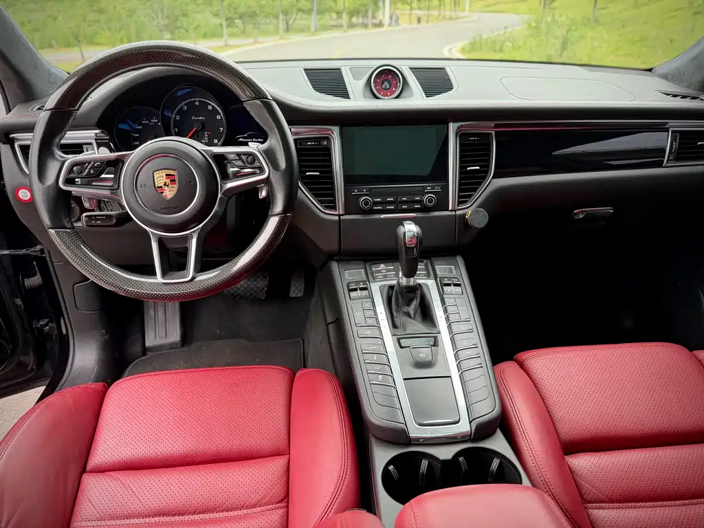 Porsche Macan 2018 — фото 14