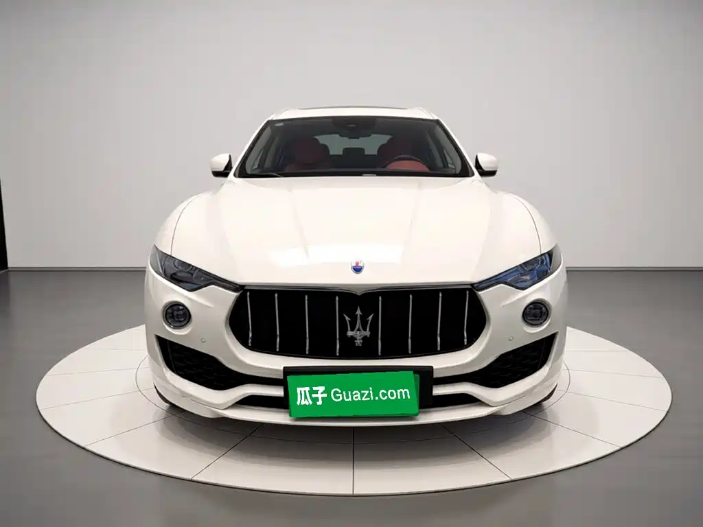 Maserati Levante 2017 — фото 24
