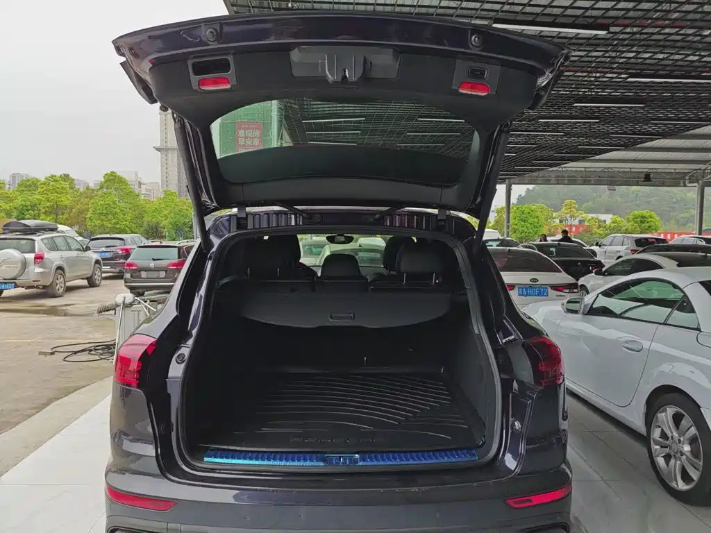 Porsche Cayenne 2017 — фото 12