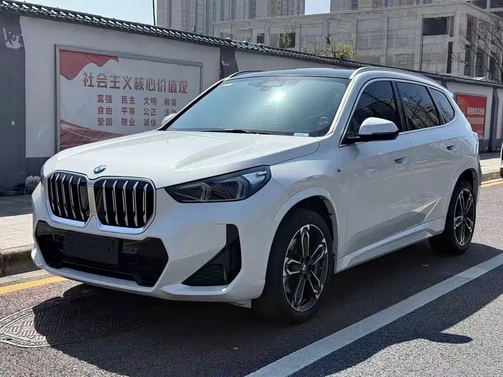 BMW X1 2023 — фото 1