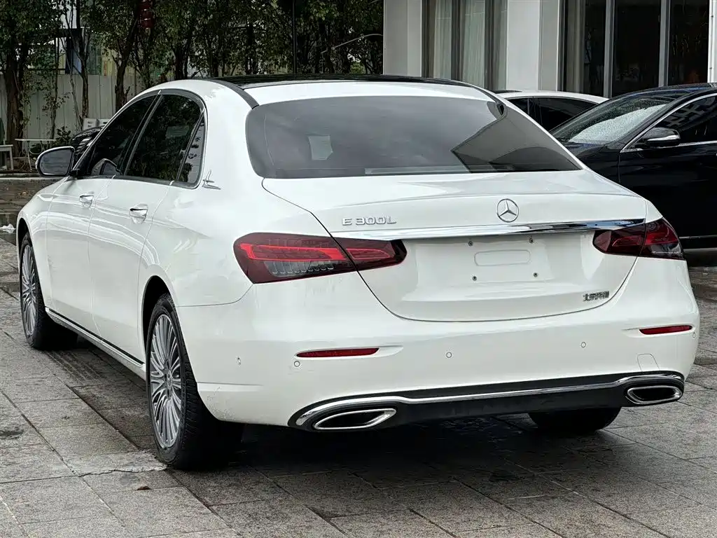 Mercedes-Benz E-Class 2022 — фото 5