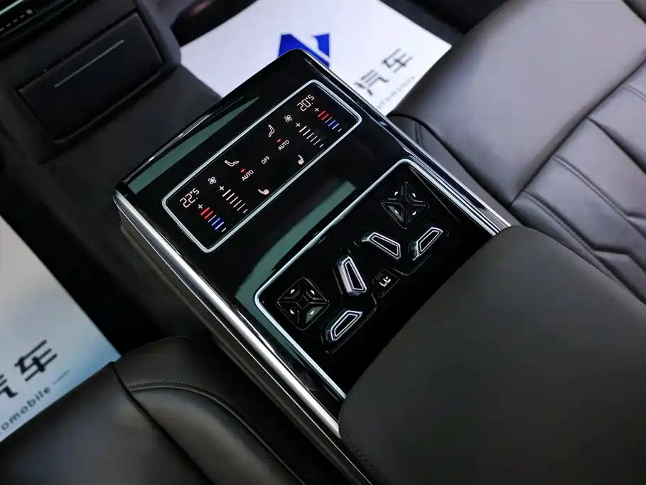 Audi A8 2020 — фото 33