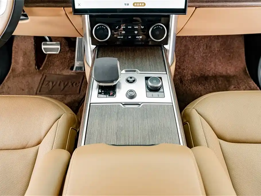 Land Rover Range Rover 2023 — фото 15