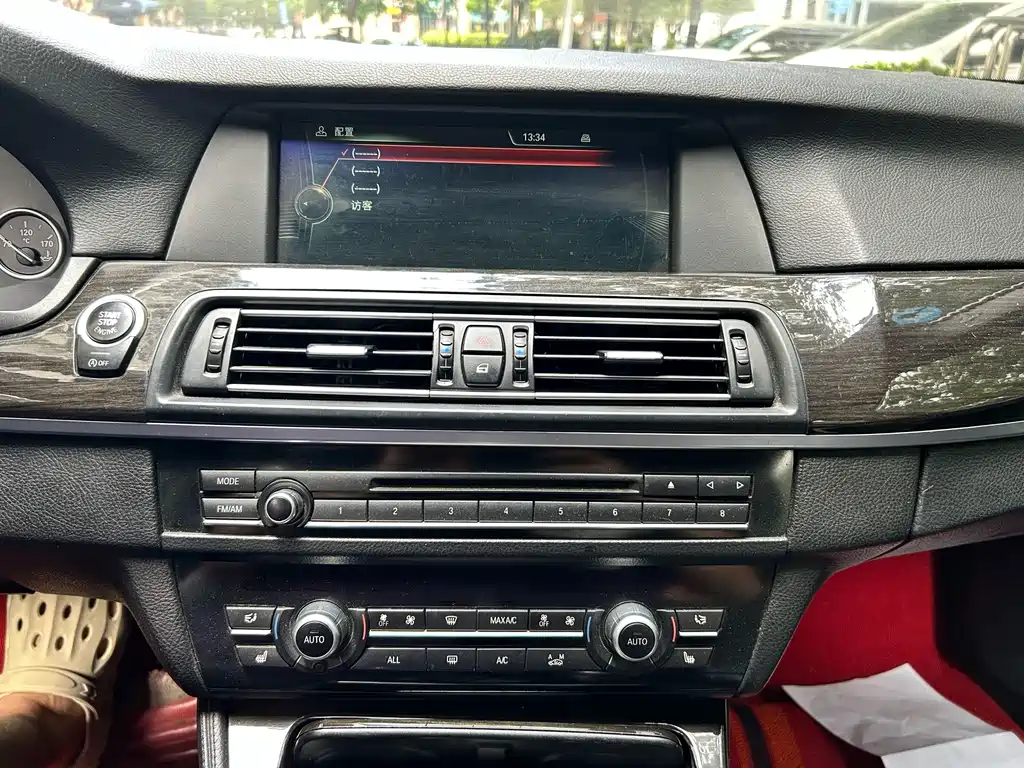 BMW 5 Series 2013 — фото 10