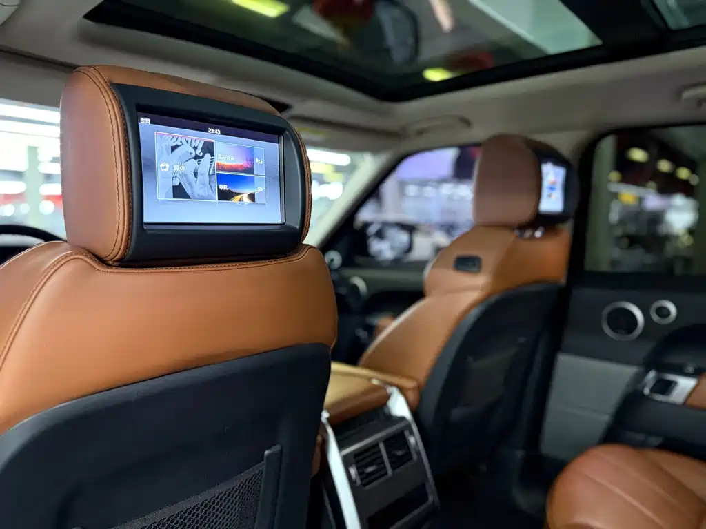 Land Rover Range Rover Sport 2017 — фото 9