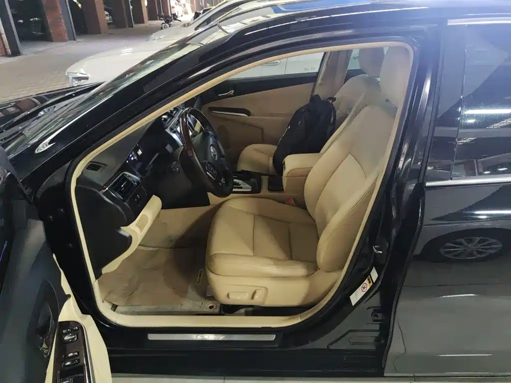 Toyota Camry 2016 — фото 11