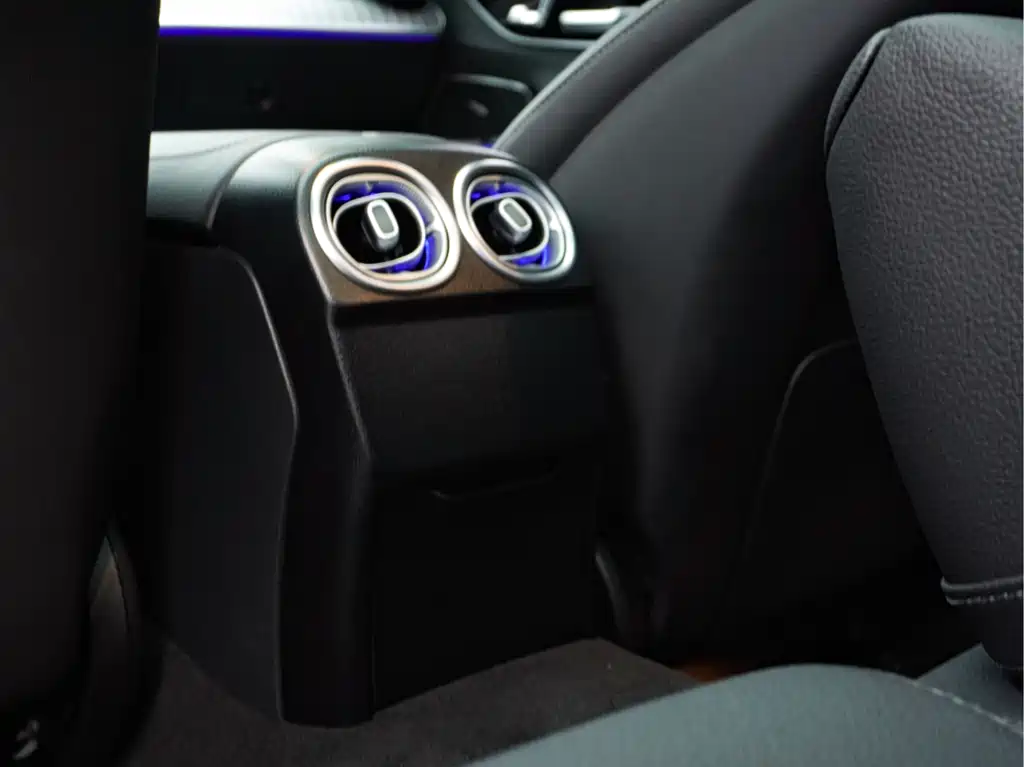 Mercedes-Benz C-Class 2023 — фото 15