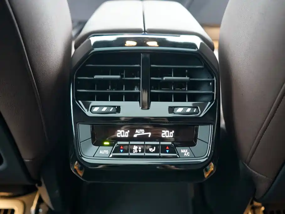 BMW iX 2023 — фото 20