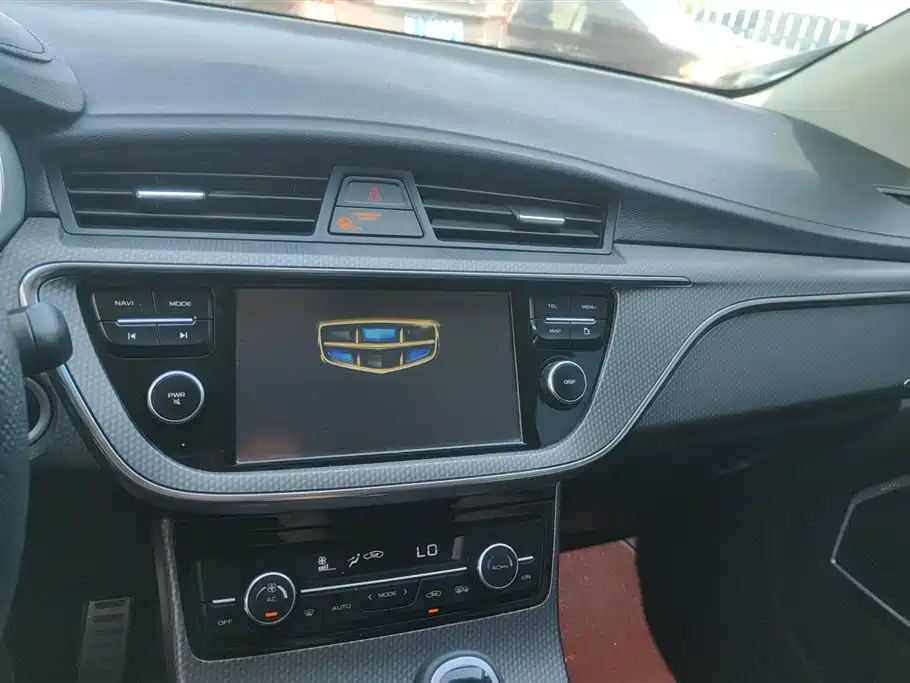 Geely Emgrand GS 2017 — фото 13
