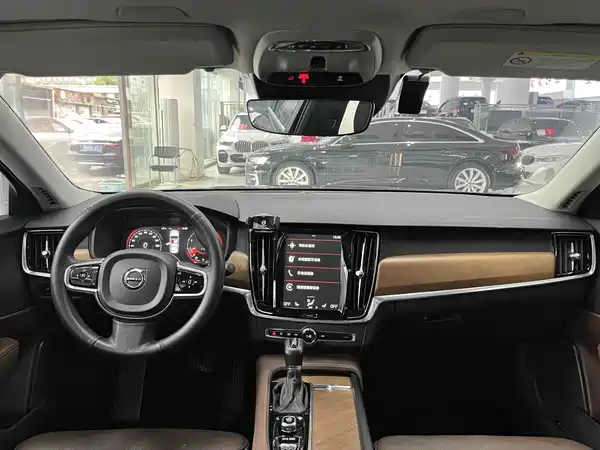 Volvo S90 2020
