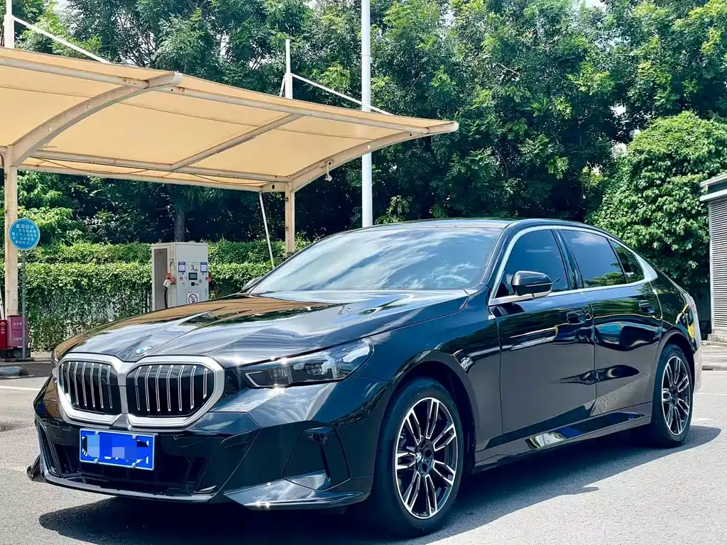 BMW 5 Series 2026