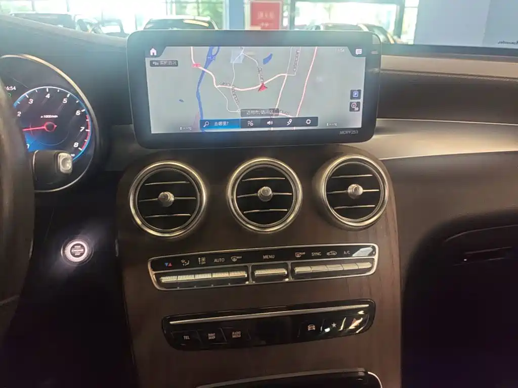Mercedes-Benz GLC 2020 — фото 13