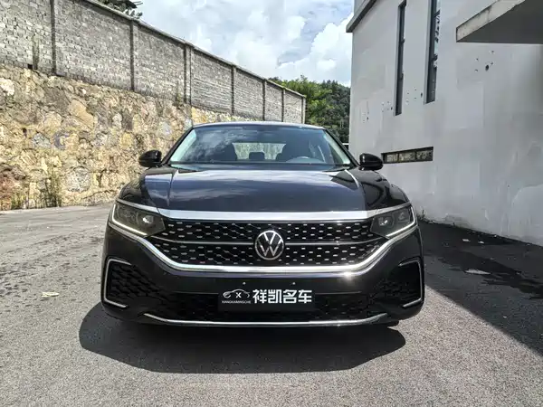 Volkswagen Passat 2023