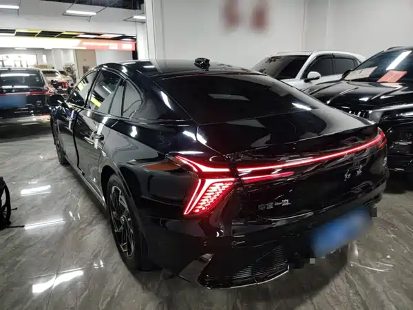 Hongqi H6 2023