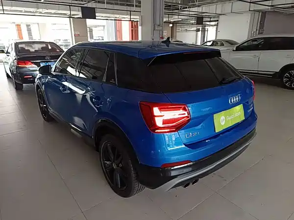 Audi Q2L 2019