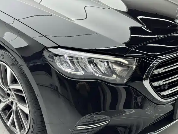 Mercedes-Benz E-Class 2024