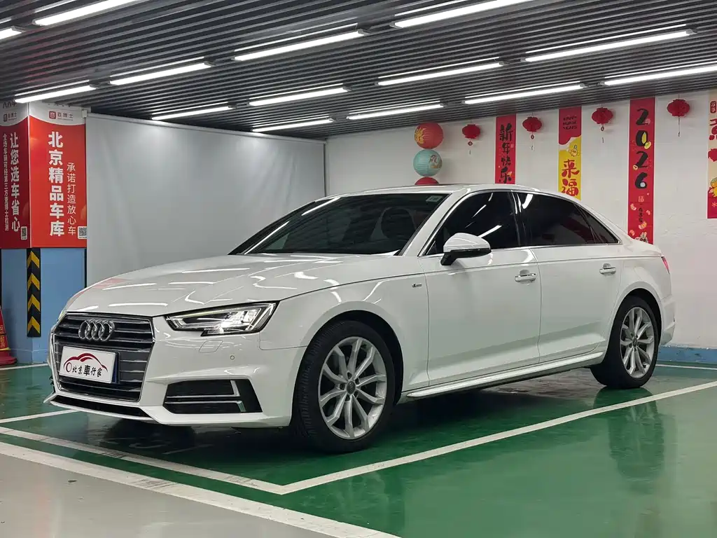 Audi A4L 2017 — фото 1