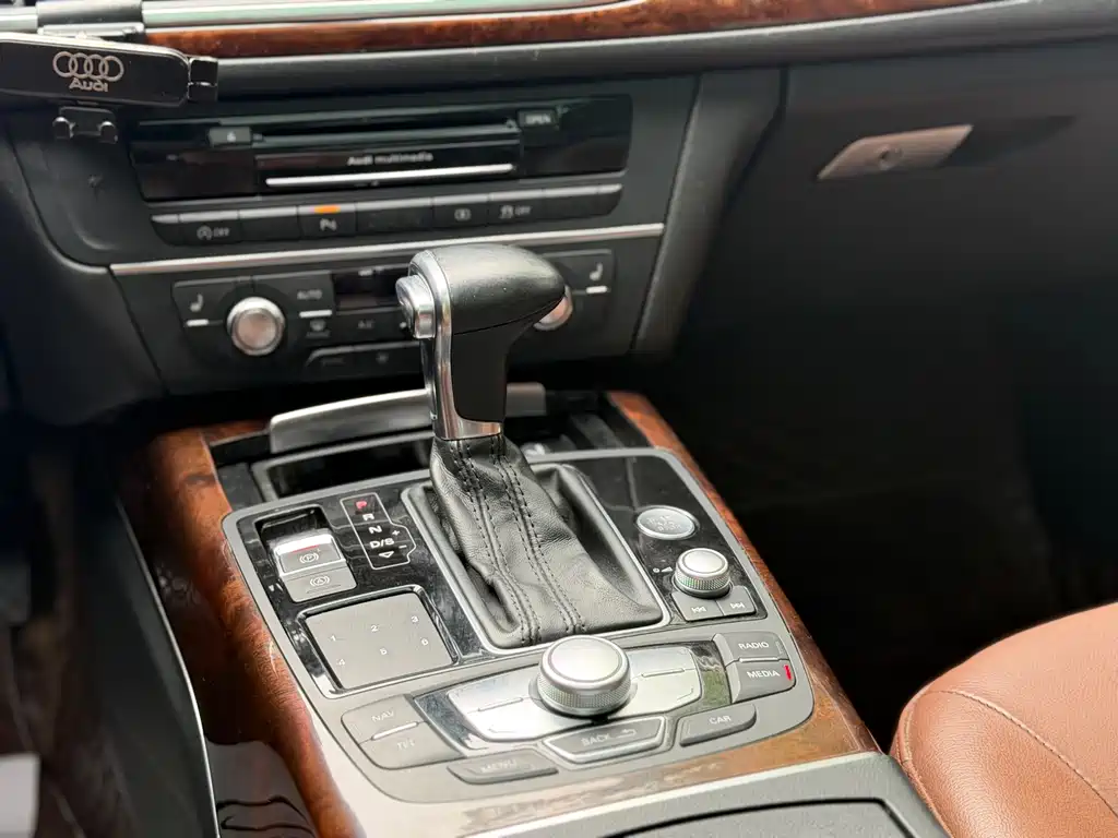 Audi A6L 2014 — фото 13