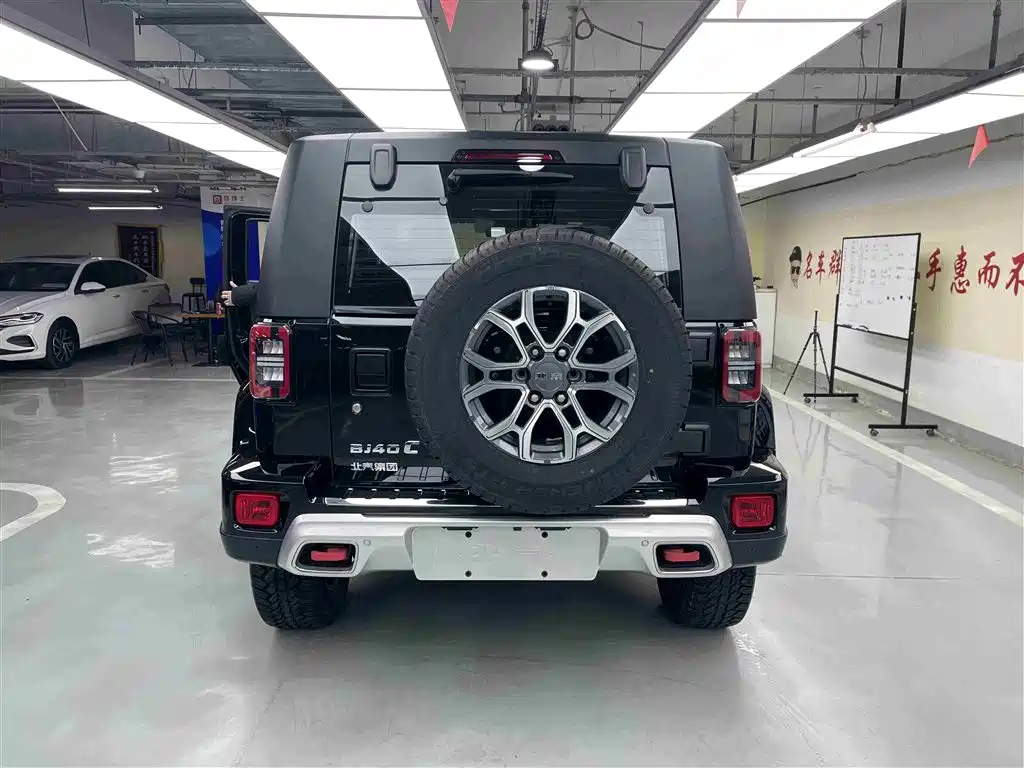 Beijing Off-Road BJ40 2023 — фото 11