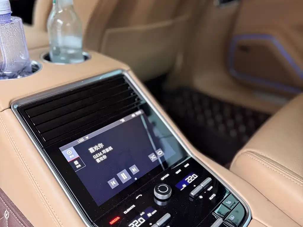 Porsche Panamera 2017 — фото 12
