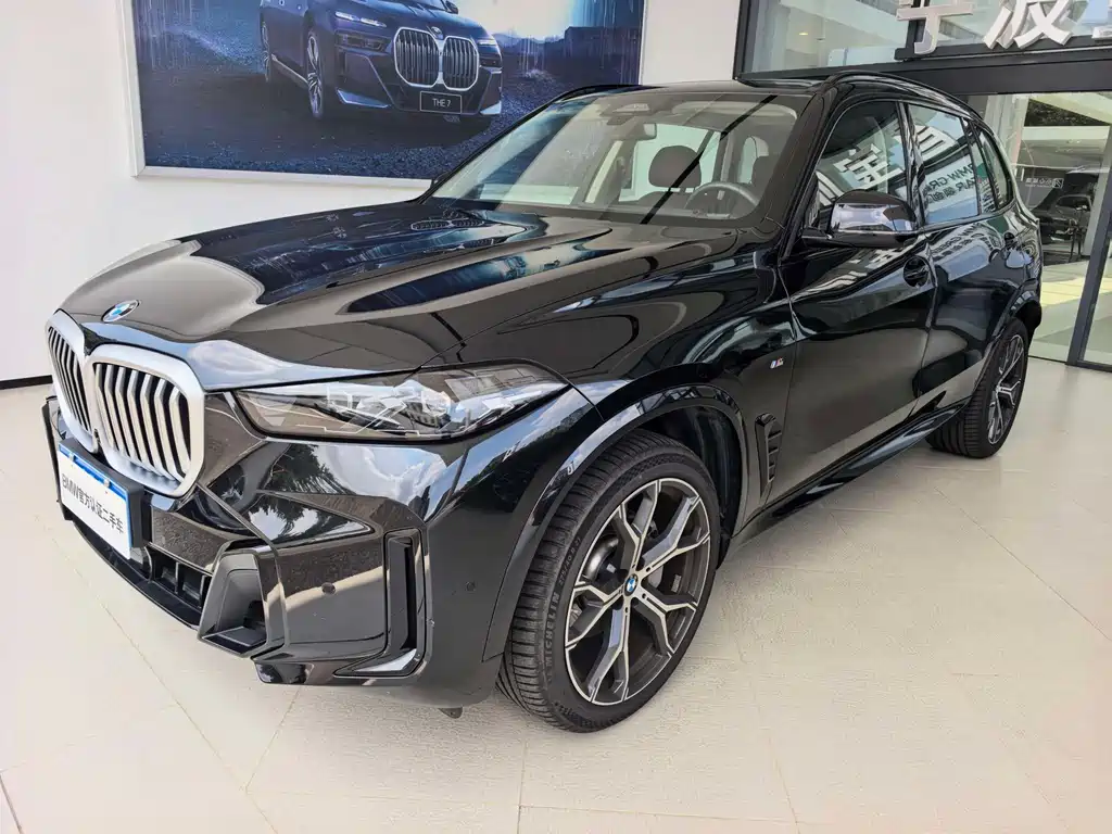 BMW X5 2025 — фото 1