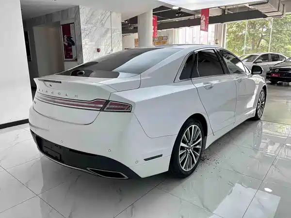 Lincoln MKZ 2020
